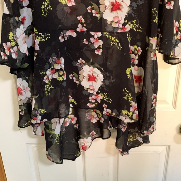 BEME BLACK FLORAL TIE 3/4 SLEEVE FLARE CUFF TIE COVER UP SHIRT SIZE 20 - Picture 6 of 9
